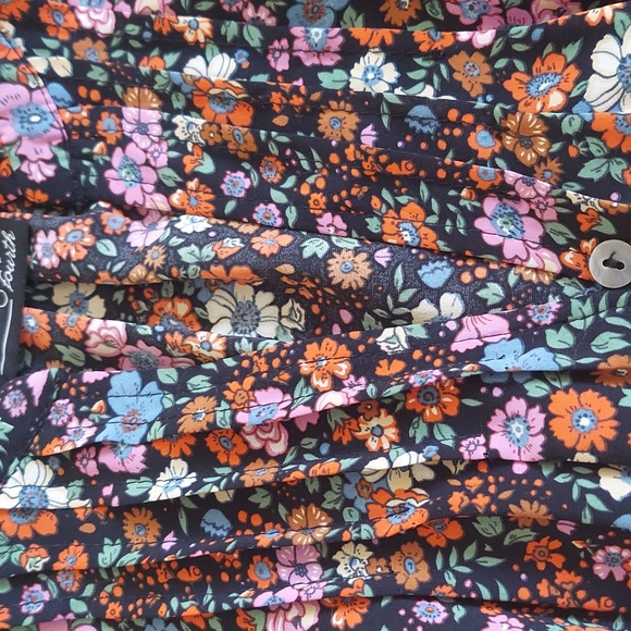3rd + Fourth Floral Blouse - Picture 9 of 12